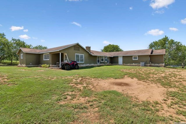 7627 TRIPLE OAKS DR, San Antonio, TX 78263
