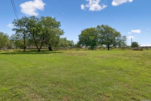 7627 TRIPLE OAKS DR, San Antonio, TX 78263