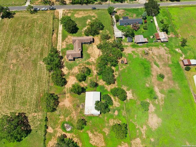 7627 TRIPLE OAKS DR, San Antonio, TX 78263
