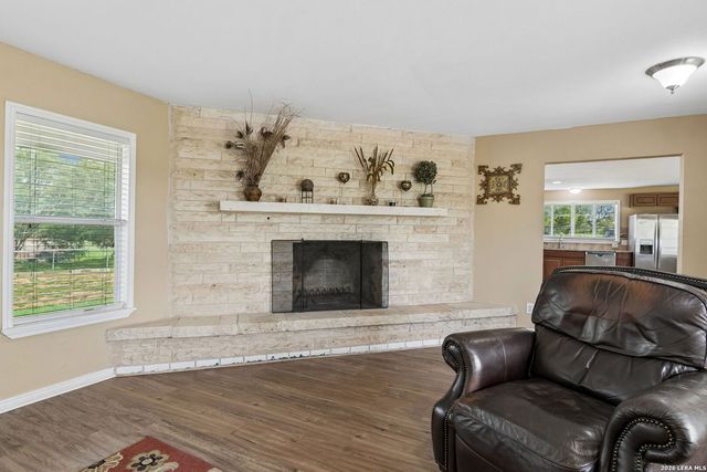 7627 TRIPLE OAKS DR, San Antonio, TX 78263