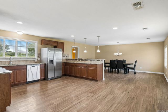 7627 TRIPLE OAKS DR, San Antonio, TX 78263