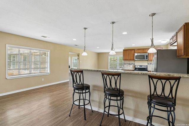 7627 TRIPLE OAKS DR, San Antonio, TX 78263