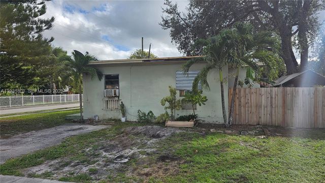 17090 NE 3rd Ct, North Miami Beach, FL 33162