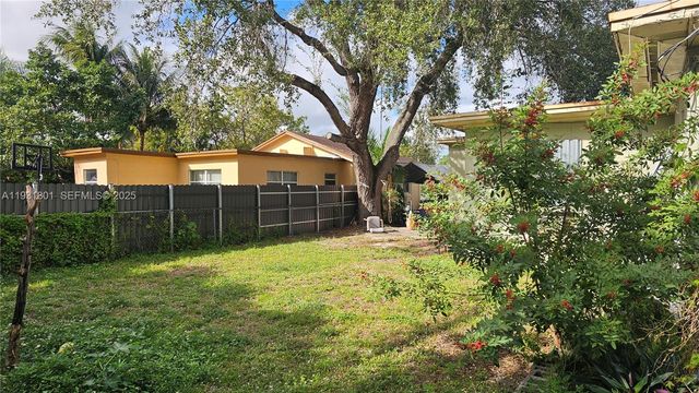 17090 NE 3rd Ct, North Miami Beach, FL 33162