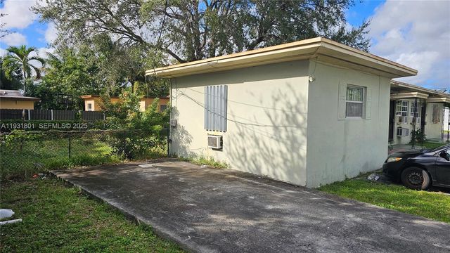 17090 NE 3rd Ct, North Miami Beach, FL 33162