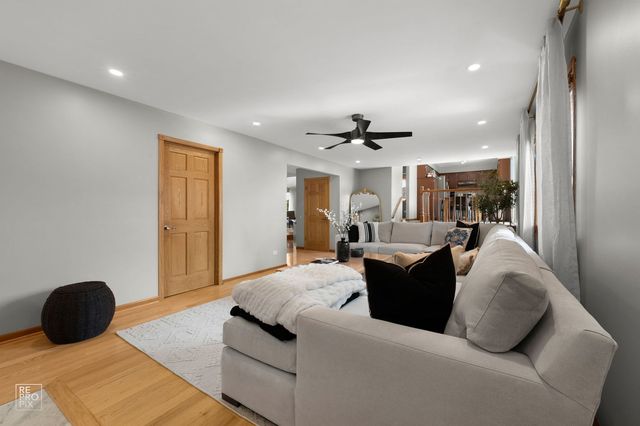 11939 S Pinecreek Drive, Orland Park, IL 60467