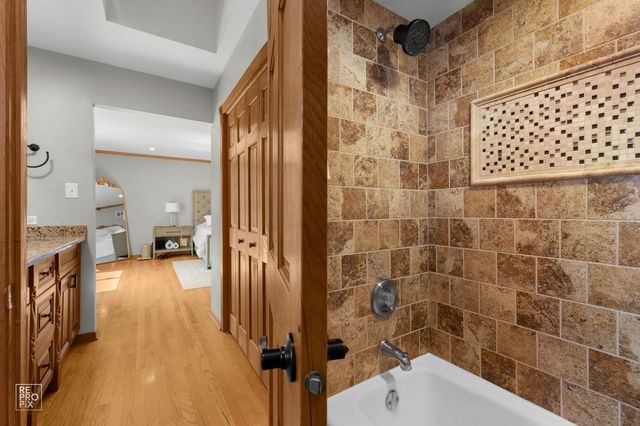 11939 S Pinecreek Drive, Orland Park, IL 60467