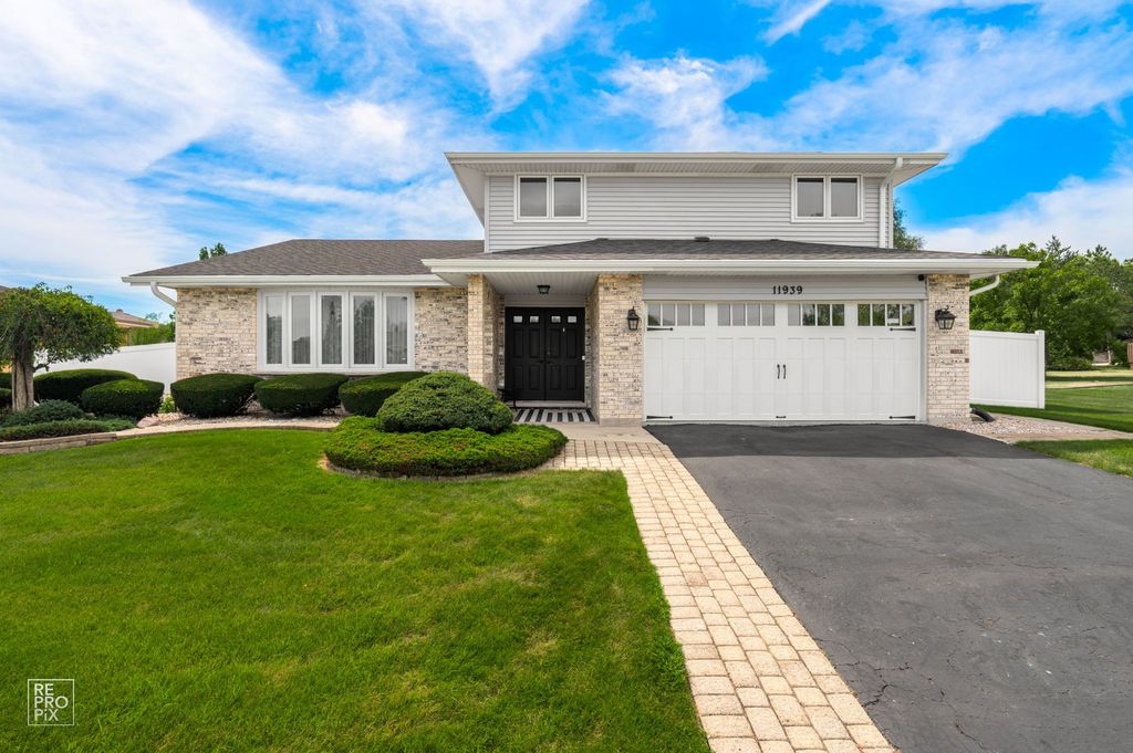 11939 S Pinecreek Drive, Orland Park, IL 60467