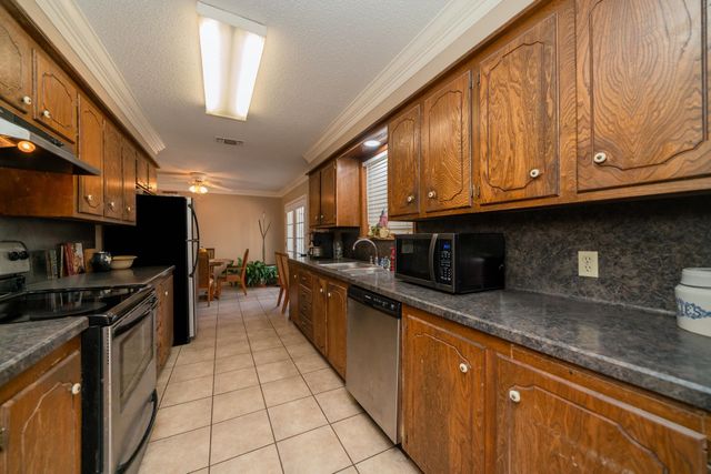 143 Amy St, Longview, TX 75605