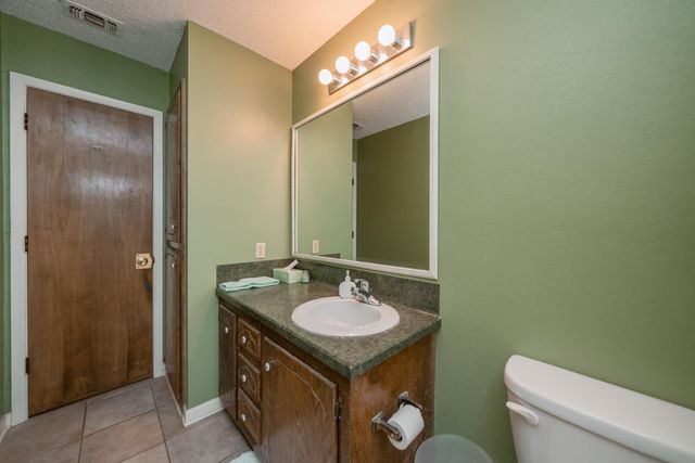 143 Amy St, Longview, TX 75605