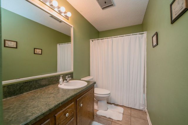 143 Amy St, Longview, TX 75605