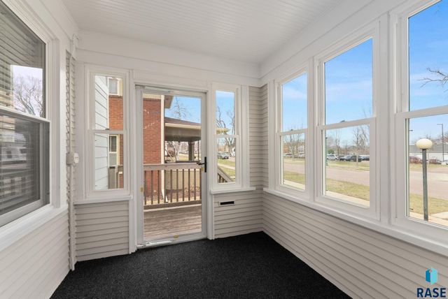 617 E 20th St Street, Sioux Falls, SD 57105