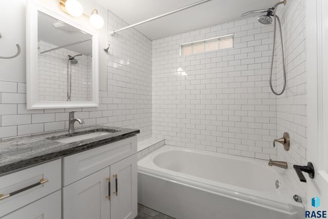 617 E 20th St Street, Sioux Falls, SD 57105