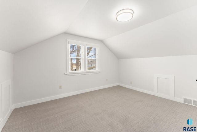 617 E 20th St Street, Sioux Falls, SD 57105