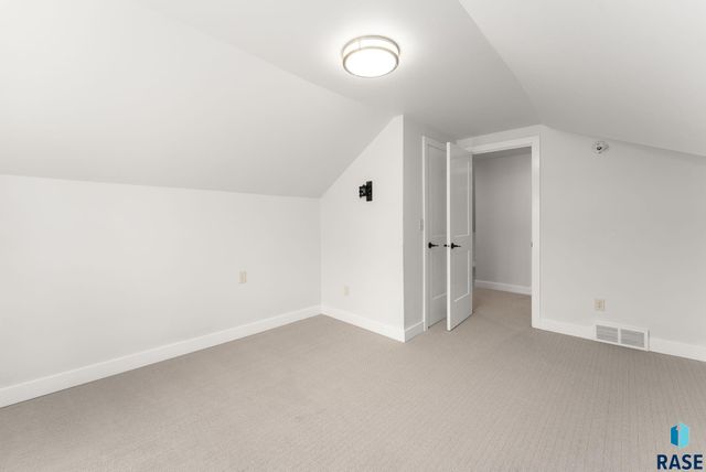 617 E 20th St Street, Sioux Falls, SD 57105