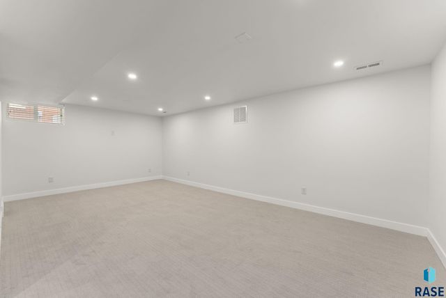 617 E 20th St Street, Sioux Falls, SD 57105