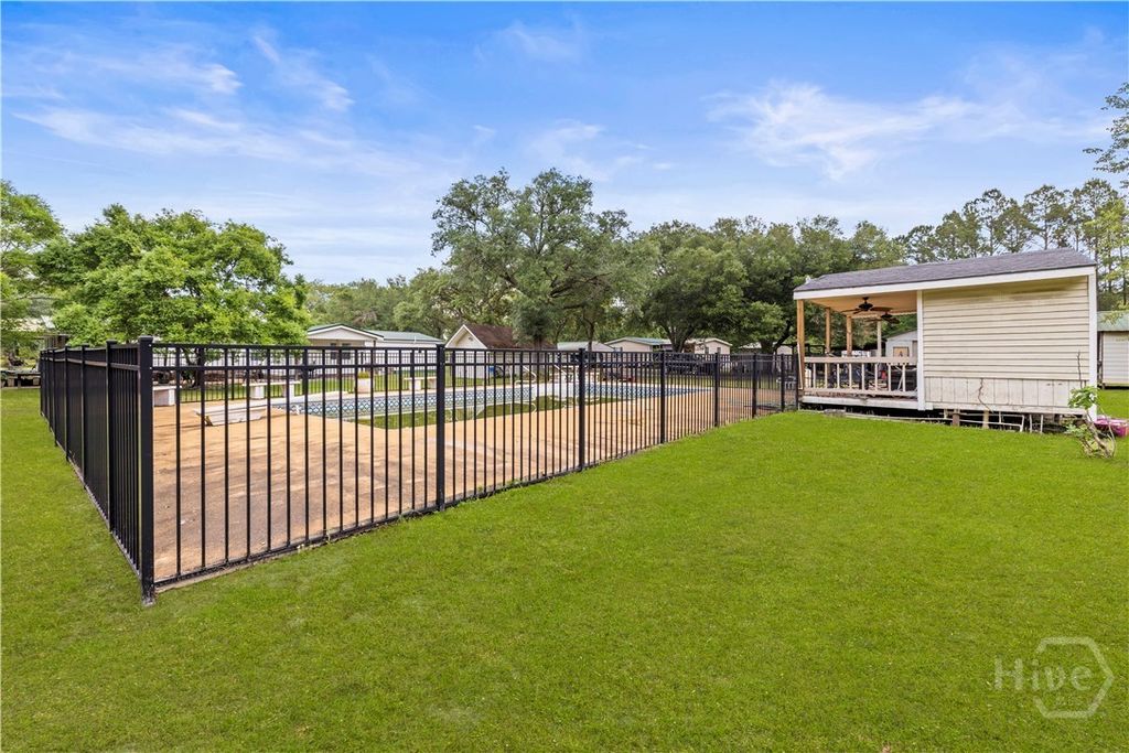 Image 22 of property listing at 535 & 565 Deer Run Road, Ellabell, GA 31308