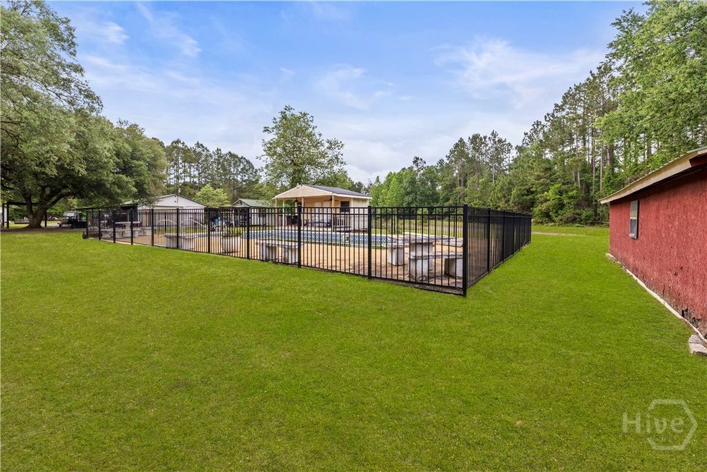 Image 23 of property listing at 535 & 565 Deer Run Road, Ellabell, GA 31308