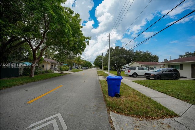 715 N 58th Avenue 1, Hollywood, FL 33021