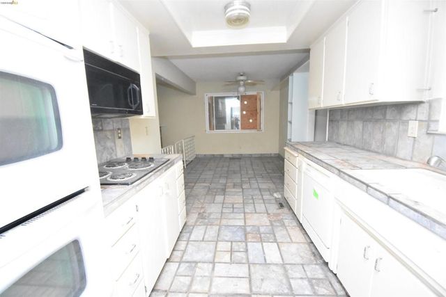 1013 Colonial Ct, Modesto, CA 95350