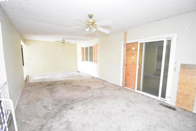 1013 Colonial Ct, Modesto, CA 95350