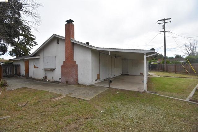 1013 Colonial Ct, Modesto, CA 95350