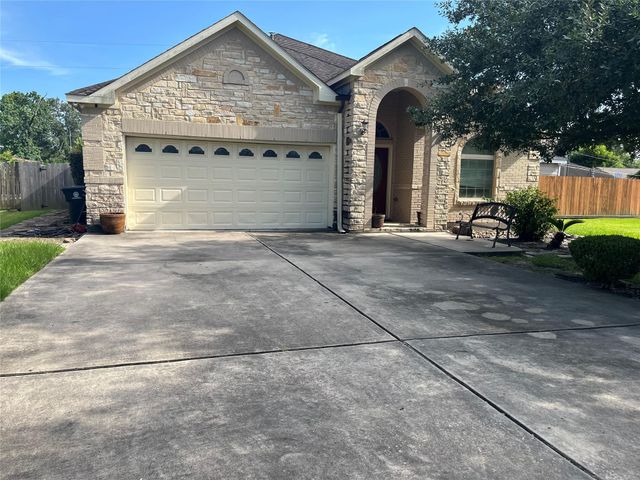 418 Fall Creek Drive, Houston, TX 77336