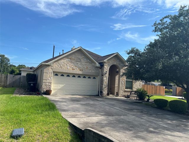 418 Fall Creek Drive, Houston, TX 77336