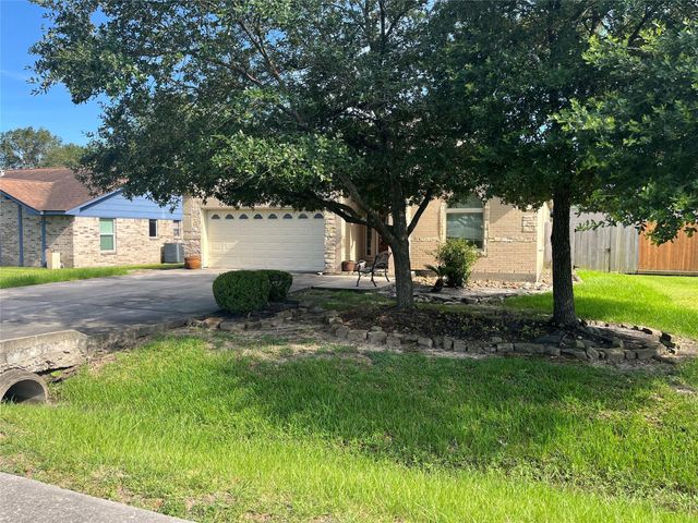 418 Fall Creek Drive, Houston, TX 77336