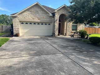 418 Fall Creek Drive, Houston, TX 77336