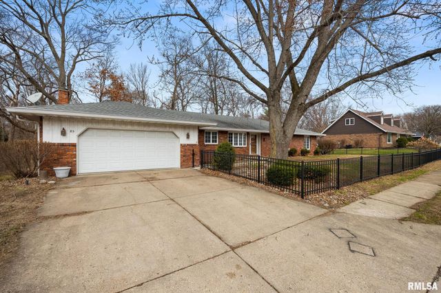 85 HICKORY RIDGE Court, Morton, IL 61550