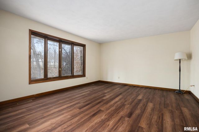 85 HICKORY RIDGE Court, Morton, IL 61550