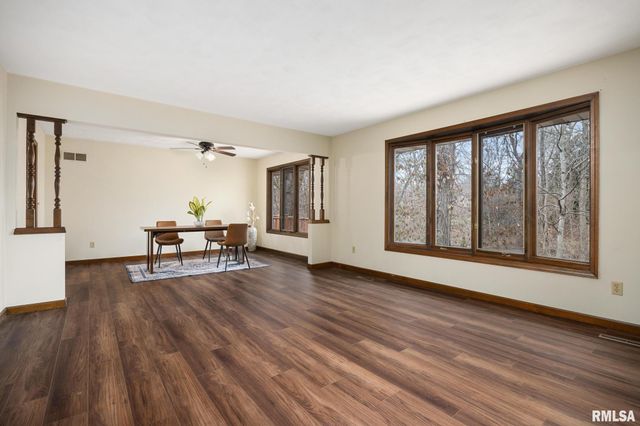 85 HICKORY RIDGE Court, Morton, IL 61550