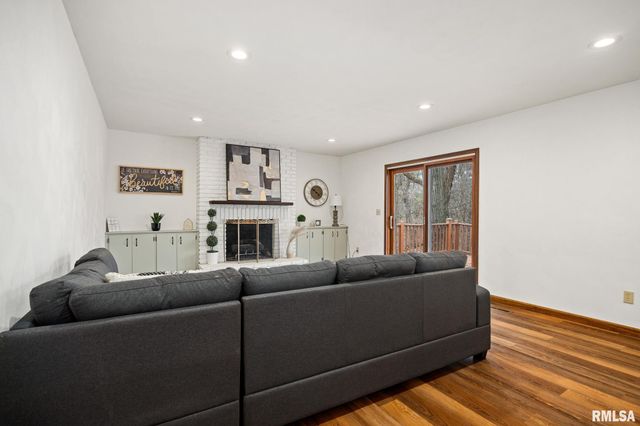 85 HICKORY RIDGE Court, Morton, IL 61550