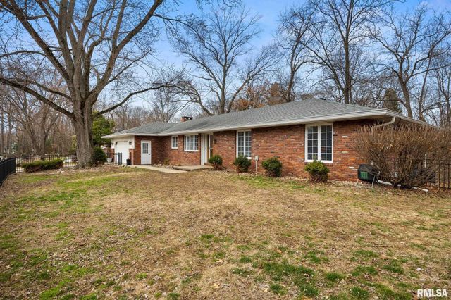 85 HICKORY RIDGE Court, Morton, IL 61550