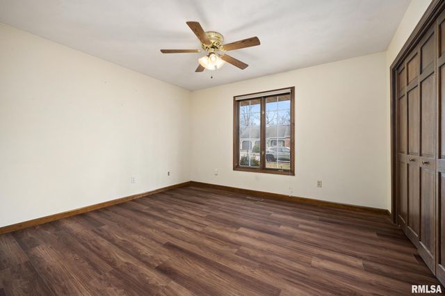 85 HICKORY RIDGE Court, Morton, IL 61550