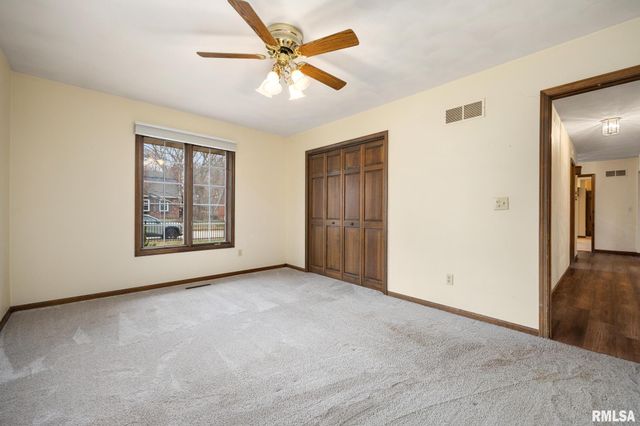 85 HICKORY RIDGE Court, Morton, IL 61550