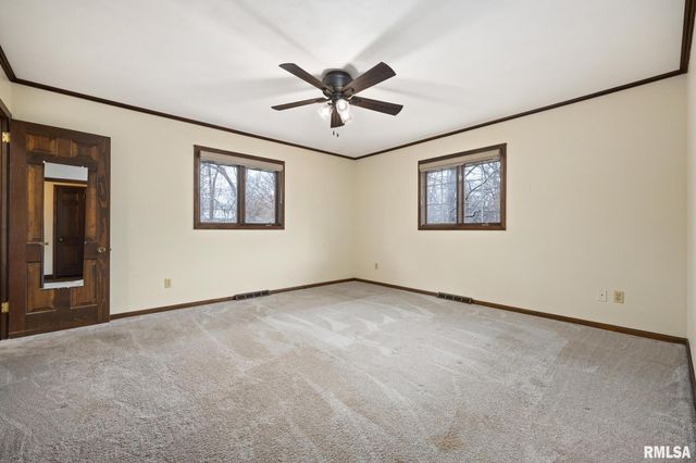 85 HICKORY RIDGE Court, Morton, IL 61550