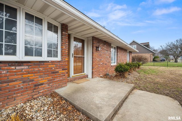 85 HICKORY RIDGE Court, Morton, IL 61550