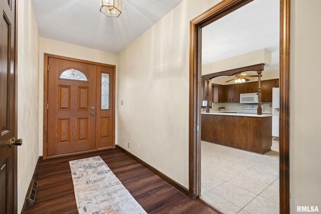 85 HICKORY RIDGE Court, Morton, IL 61550