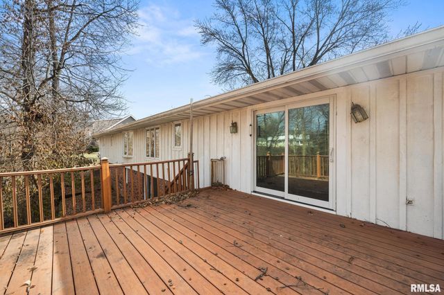 85 HICKORY RIDGE Court, Morton, IL 61550