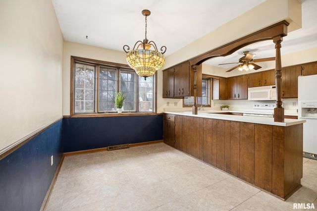 85 HICKORY RIDGE Court, Morton, IL 61550