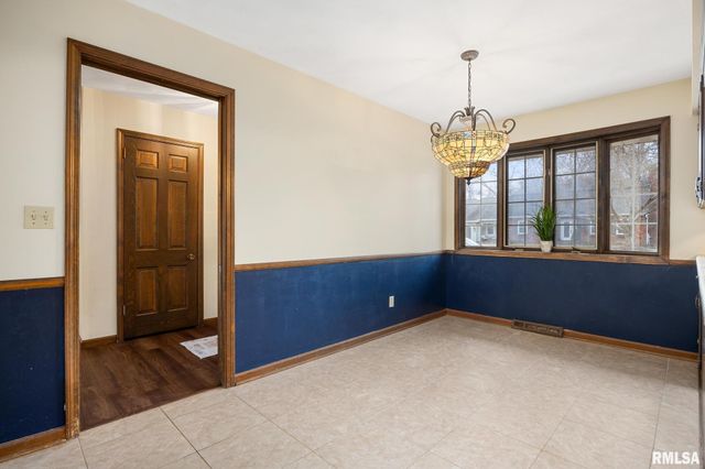 85 HICKORY RIDGE Court, Morton, IL 61550