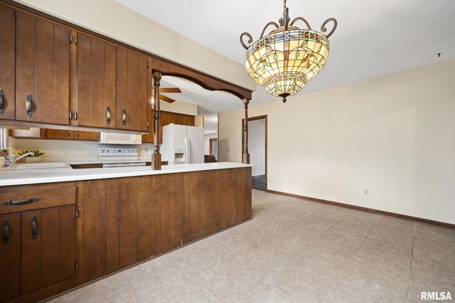 85 HICKORY RIDGE Court, Morton, IL 61550