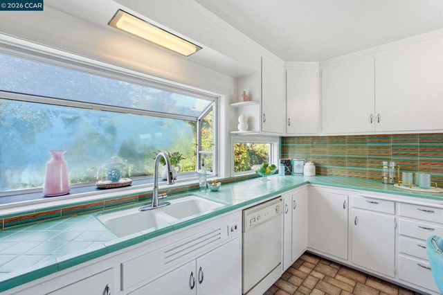 143 Montecito Crescent, Walnut Creek, CA 94597