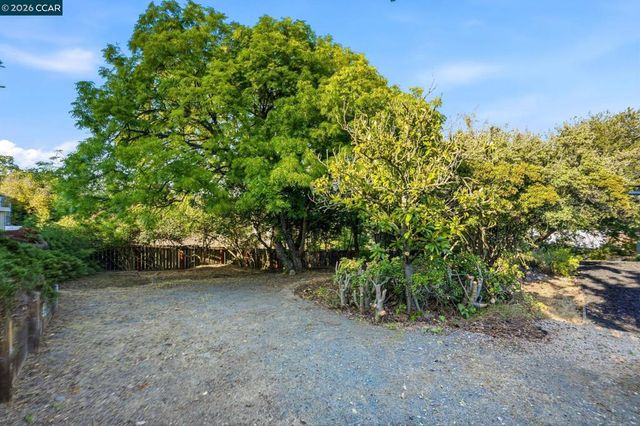 143 Montecito Crescent, Walnut Creek, CA 94597