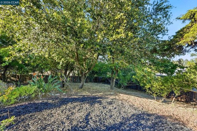 143 Montecito Crescent, Walnut Creek, CA 94597