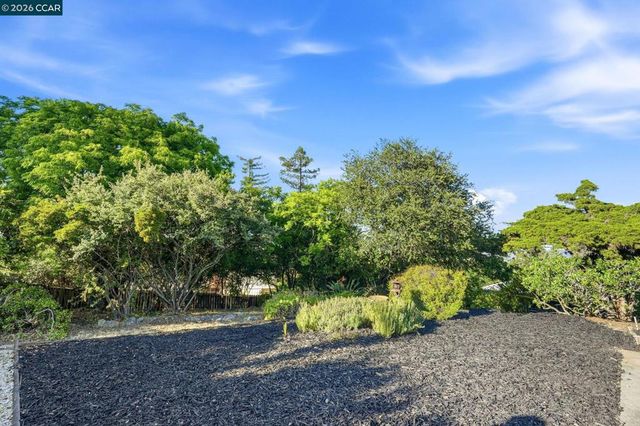 143 Montecito Crescent, Walnut Creek, CA 94597