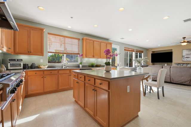 1865 La Fonte Court, Brentwood, CA 94513