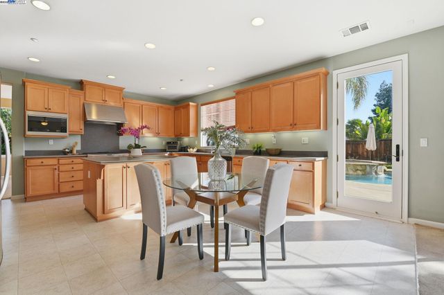 1865 La Fonte Court, Brentwood, CA 94513